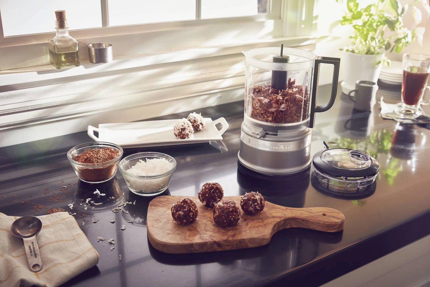 KitchenAid 5KFC3516BCU Mini Food Processor - Contour Silver - Image 3