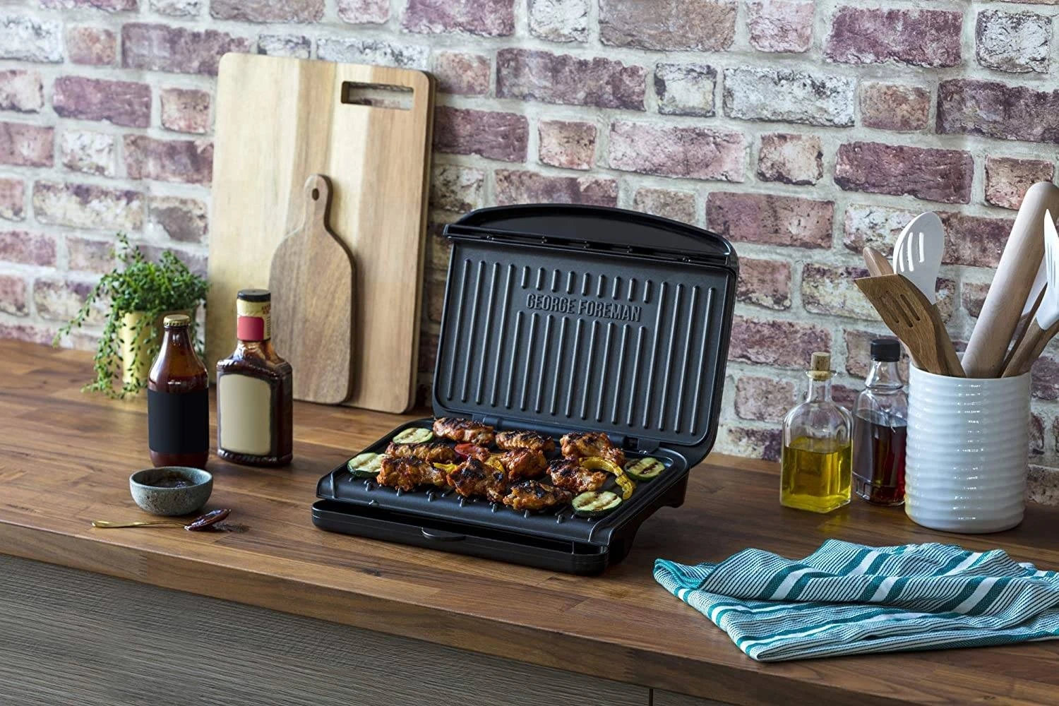 George Foreman 25810 Medium Fit Grill - Image 3