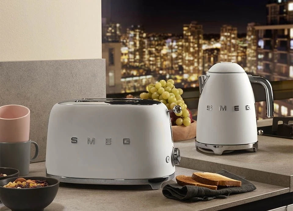 Smeg TSF01WHMUK 2 Slice Toaster - Matte White - Image 2